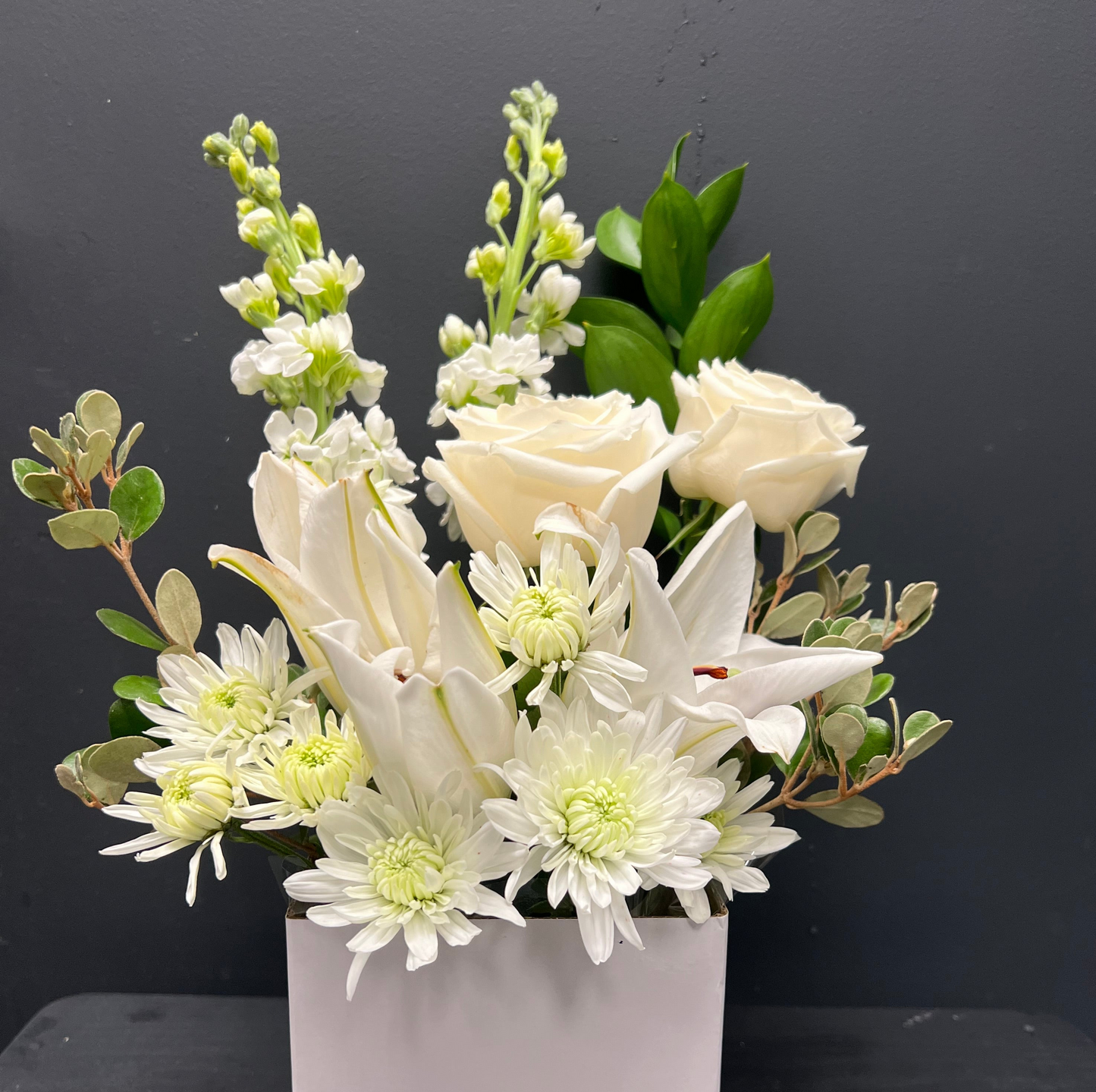 Flower arrangement in posies box