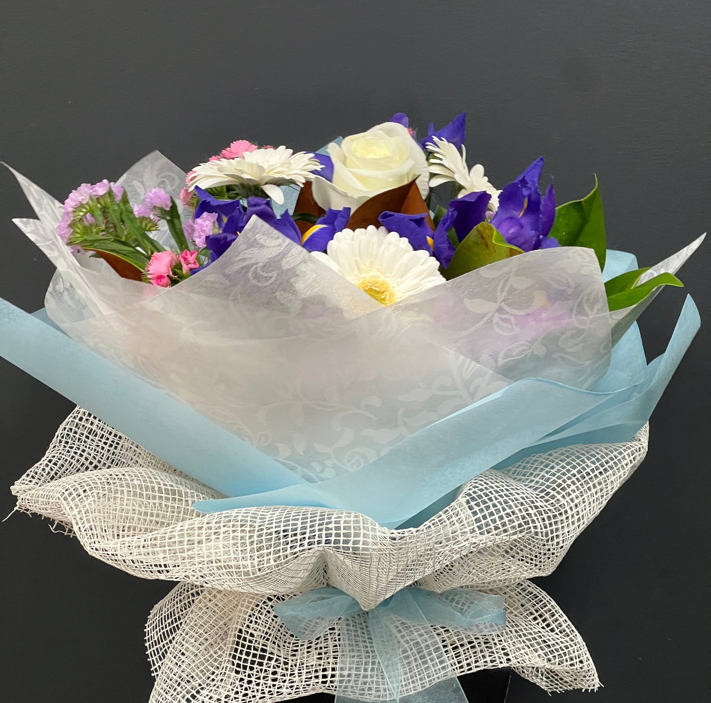 Round arrangement in medium vox box