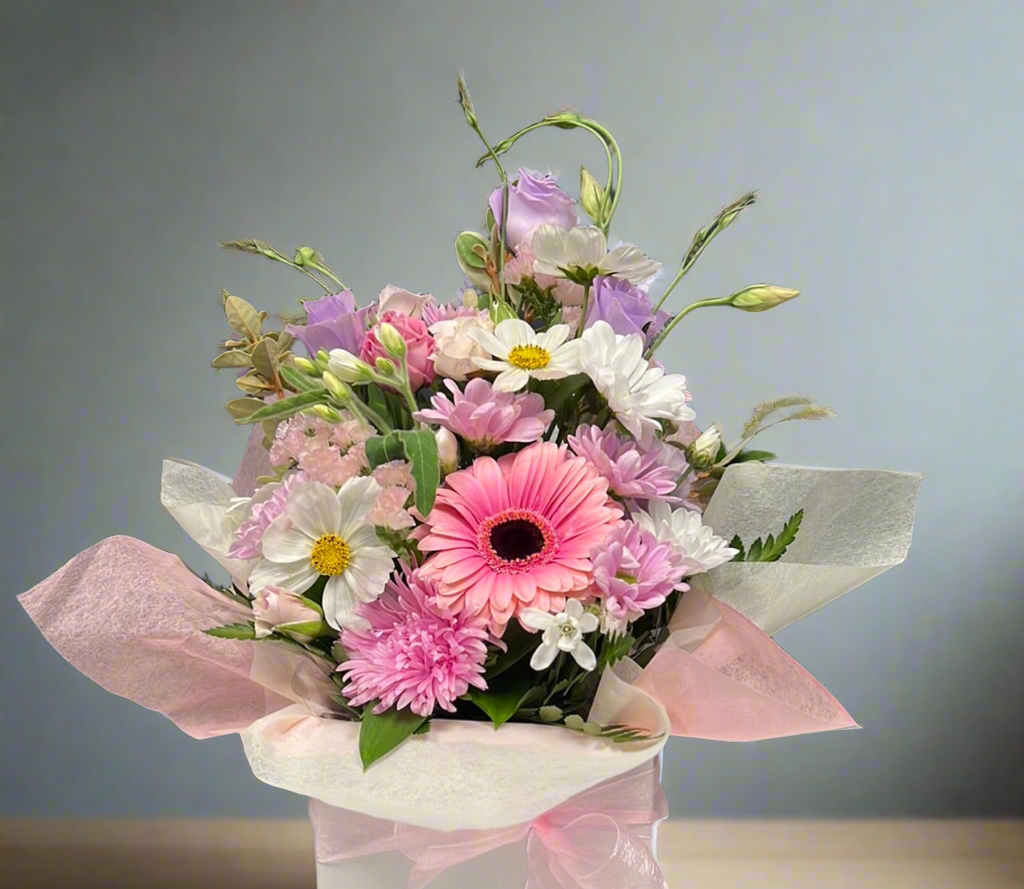 Flower arrangement in posies box