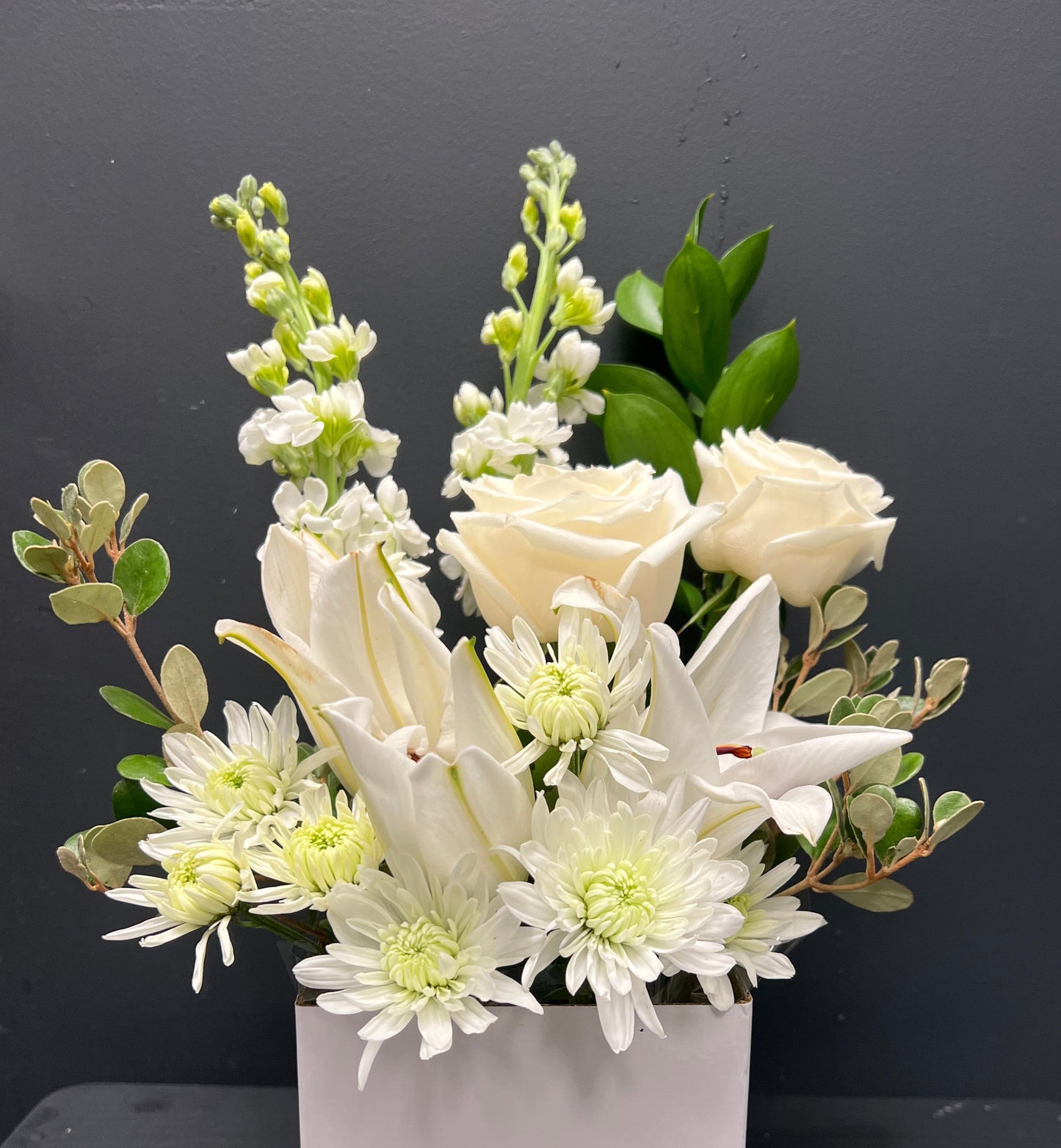 Flower arrangement in posies box