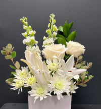 Flower arrangement in posies box