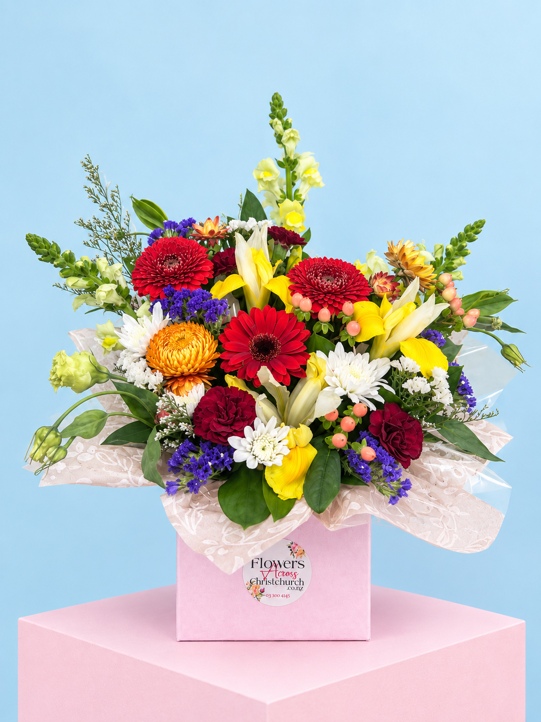 Flower arrangement in posies box