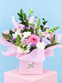 Flower arrangement in posies box