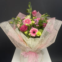 Paste front look range of medium Vox box WITHOUT LILIES