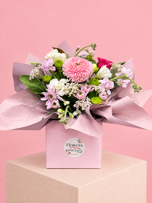 Flower arrangement in posies box