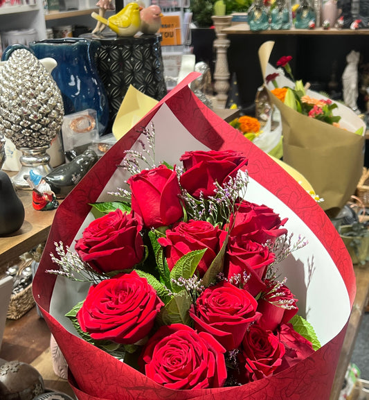 Bouquet of red roses