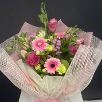 Paste front look range of medium Vox box WITHOUT LILIES