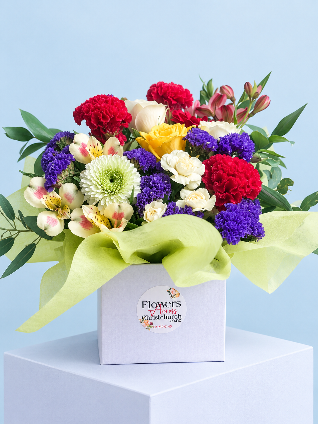 Flower arrangement in posies box