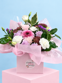 Flower arrangement in posies box