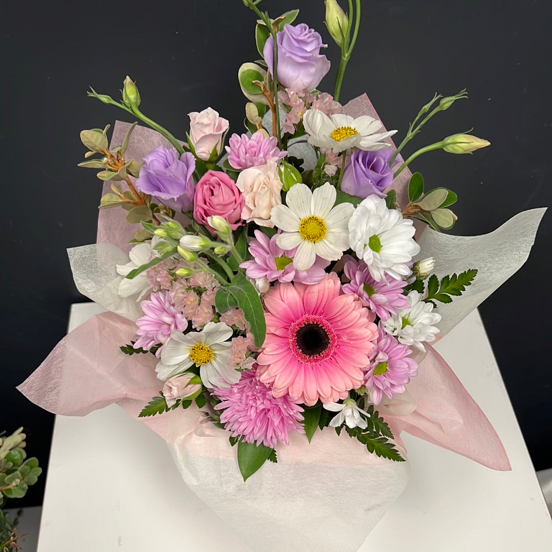 Flower arrangement in posies box